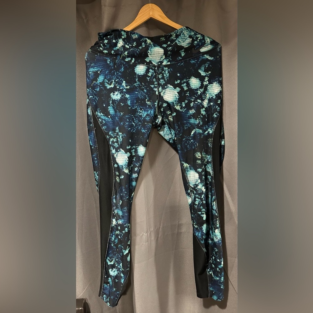 Nike Women's Power Training Side Panel Midrise Tights - Size M